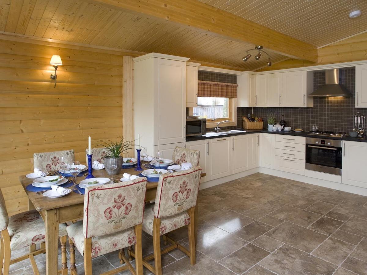 Cherbridge Lodges - Riverside Lodges, Short Lets Oxford Exterior foto